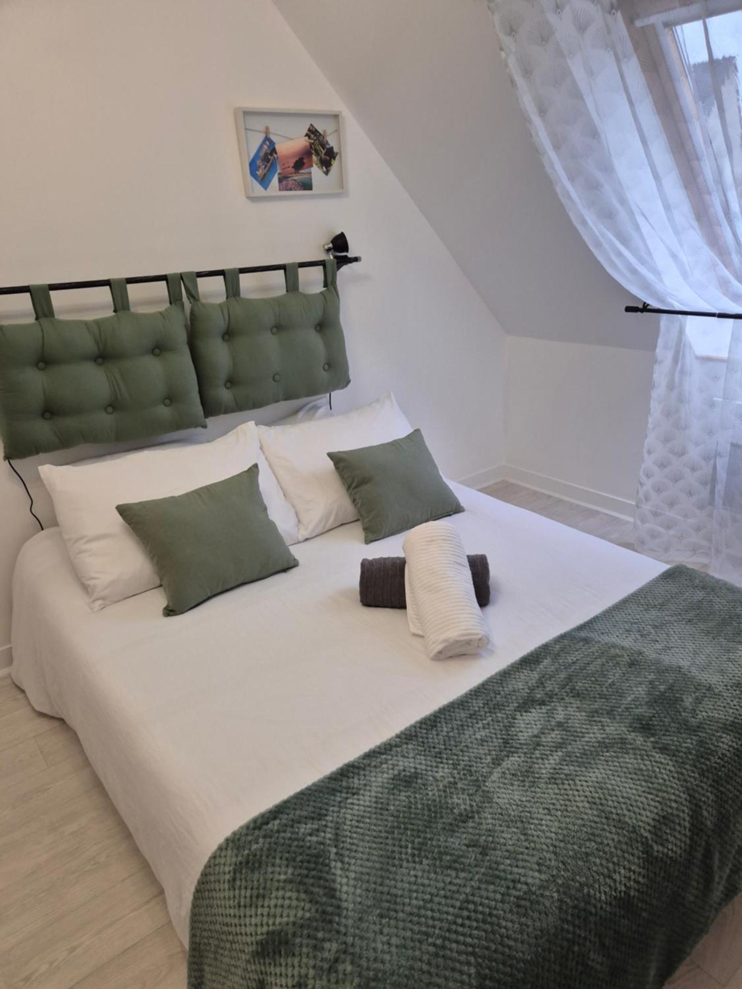 Chez Ninie Bed & Breakfast *